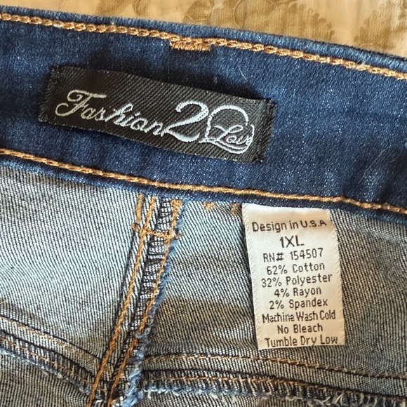 Stylish Dark Blue Distressed Pencil Skirt - Picture 2 of 7